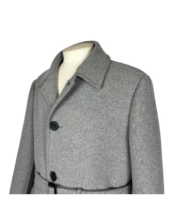 Manteau gris Hermès ouvre sa boutique